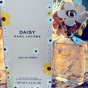 Daisy by Marc Jacobs